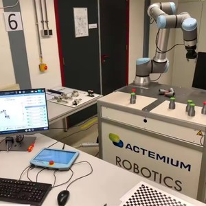 Robot UR de UR10e avec bras robotique à 6 axes pour la danse avec le danseur en tant que robots collaboratifs - Product Image 2