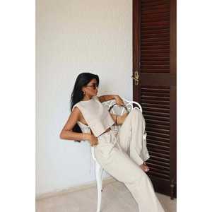 Ensemble moderne décontracté deux pièces par Lali, haut court beige uni et jupe longue, taille XL pour l'été - Product Image 1