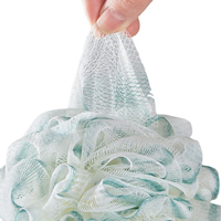 Pouf en maille PE 60g Chouchous de bain Style simple Bouffée de lavage du corps pour douche et bain Éponge de bain Loofahs