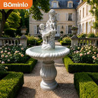 Fontaine en marbre naturel sculptée à la main avec deux chérubins et bassin en coquille, pour jardin extérieur, villa et décoration de cour.
