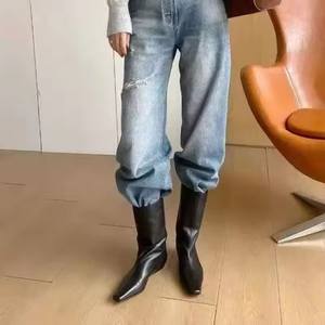 Stivaletti da <span class=keywords><strong>Donna</strong></span> con Punta Affusolata Inverno 2026, Design Vintage, Tacco Basso, Scarpe in Morbida <span class=keywords><strong>Pelle</strong></span>, Stile Moderno - Product Image 4