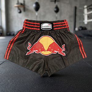 Shorts de boxe thaïlandaise en satin de soie 100 % polyester, personnalisables par sublimation, avec couleur et taille sur mesure pour MMA, Muay Thai et arts martiaux - Product Image 3