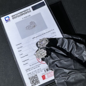 Bague Hiphop en or blanc sertie de diamants, plaquée rhodium, diamants de laboratoire taille baguette certifiés GIC, unisexe, pour usage quotidien - Product Image 4