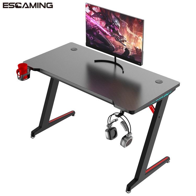 Профессиональный геймер в Target Настройка дешевые аксессуары здания диван Настольный игровой стол