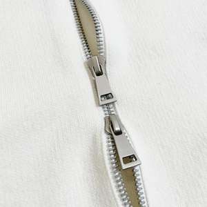 Laine pure certifiée GOTS & OEKO-TEX | Cardigan femme sur mesure - Col montant, double fermeture pour l'hiver - Product Image 4