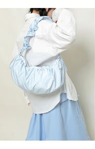 Bolso Tote Cruzado con Cremallera Resistente al Agua, Estilo Coreano Niche Instagram, Plisado Efecto Nube, Suave, Gran Capacidad, Tipo Dumpling, para Mujer, Primavera - Product Image 4