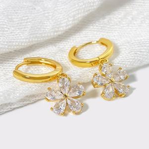Pendientes de Moda, Chapados en Oro de 18K, con Diseño de Flor y Circonita, para Mujer - Product Image 5
