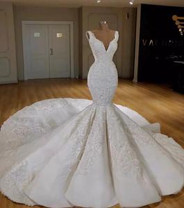 ชุดแต่งงานแบบวินเทจยุคกลางแบบไม่มีแขนเสื้อพร้อมชายกระโปรงยาว - Product Image 2