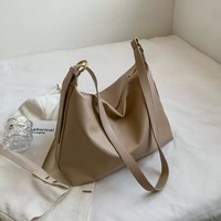 Tas Tote Kulit PU Lembut Wanita Model Sederhana Selempang Santai Kapasitas Besar Warna Polos Grosir