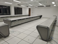 Bureau de travail modulaire personnalisable en acier laminé à froid de haute technologie pour opérateur, poste informatique, atelier, supermarché, hôpital