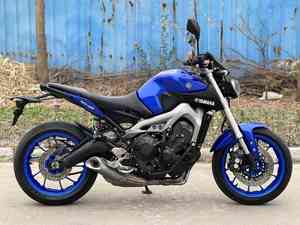 <span class=keywords><strong>Moto</strong></span> d'occasion <span class=keywords><strong>Yamaha</strong></span> <span class=keywords><strong>MT</strong></span>-<span class=keywords><strong>09</strong></span> Hyper Naked Streetbike bicylindre, agilité et couple puissant, motos agressives à essence - Product Image 3