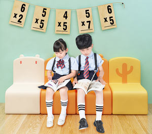 Sofá Infantil Plegable <span class=keywords><strong>de</strong></span> Espuma, Cómodo Sillón <span class=keywords><strong>para</strong></span> Niños Pequeños con Asa <span class=keywords><strong>de</strong></span> Transporte <span class=keywords><strong>para</strong></span> Niños y Niñas, <span class=keywords><strong>para</strong></span> Sala <span class=keywords><strong>de</strong></span> Estar y Dormitorio - Product Image 1