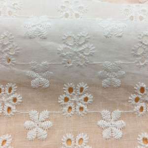 100% cotone ricamato tessuto di cotone per abbigliamento bambino Schiffli pizzo cava fuori tessuto vendita calda - Product Image 3