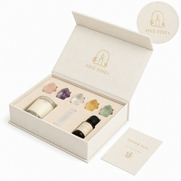 Boîte cadeau magnétique en carton rigide avec logo personnalisé et insert en mousse EVA pour bougie, bâton de sélénite, huile essentielle et cristaux