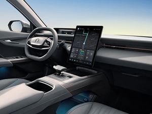 Voiture à essence neuve Changan Yida 2023 Lamore fabriquée en Chine, en stock, modèle haut de gamme berline 1.5T GDI DCT, voiture à essence bon marché - Product Image 4