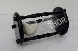 Sablier de cuisine moderne en bois noir et rouge, sablier élégant, cadeau décoratif pour la gestion du temps - Product Image 4