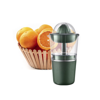 Hoge Efficiëntie Eenvoudig te Gebruiken Fruitpers Multifunctionele USB Citruspers met Één Set Batterijen voor Verschillende Locaties