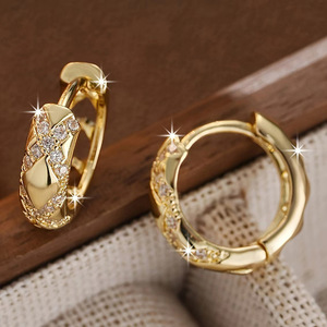 Orecchini a Cerchio Traforati per Uomo e Donna, Design Minimalista, Accessori per Orecchie da Indossare Ogni Giorno - Product Image 5