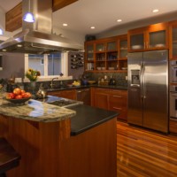 Armoires de cuisine en bois de chêne de style moderne et contemporain, en contreplaqué, avec structure en MDF, en marbre, sur mesure, style shaker