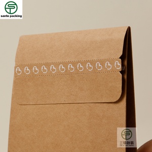 ถุงกระดาษคราฟท์สำหรับบรรจุภัณฑ์ถุงเท้าแบบรีไซเคิล พิมพ์โลโก้ตามสั่ง ขายส่ง สีตามสั่ง ของขวัญสุดหรู ช้อปปิ้ง พร้อมรูเจาะ - Product Image 4