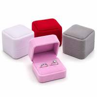 Boîte à bijoux double anneau en velours HongFa en gros, emballage cadeau personnalisé avec logo pour mariage, fiançailles, demande en mariage