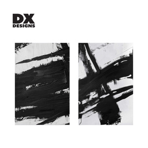 Arte Murale Astratta 3D Personalizzata DX Designs in Bianco e Nero, Dipinto Minimalista con Pennellate Audaci per Arredamento Moderno e Industriale - Product Image 3