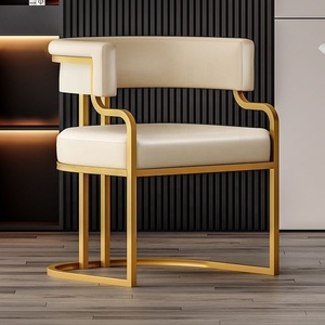 Chaise de salle à manger en cuir PU, cadre en métal doré, fauteuil capitonné, sièges modernes pour restaurant et hôtel - Product Image 2