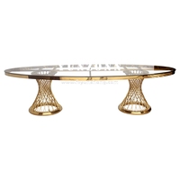 Ensemble table et chaises ovales de luxe dorées en acier inoxydable pour fêtes de mariage et mobilier d'hôtel