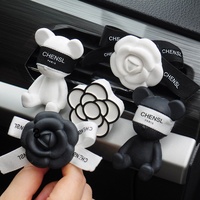 Diffuseur de parfum pour voiture Little Bear, design moderne en forme de fleur, à clipser sur la grille d'aération