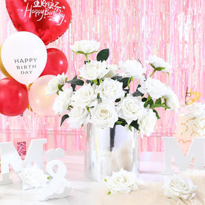 Flores Artificiales de Seda de Alta Calidad con 3 Cabezas de Rosa Blanca Diamante para Decoración de Escenarios de Eventos - Product Image 3