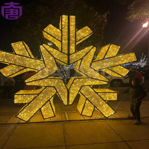 Sculpture lumineuse de flocon de neige personnalisable de grande taille pour des décorations de Noël éblouissantes dans les centres commerciaux - Product Image 3