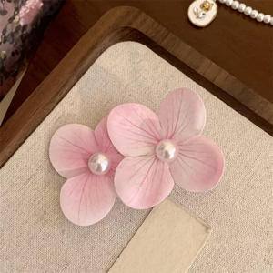 กิ๊บติดผมทรงปากเป็ด Sweet Summer พร้อมดอกไม้คู่ประดับมุก อุปกรณ์เสริมสำหรับสาวชายหาด - Product Image 6