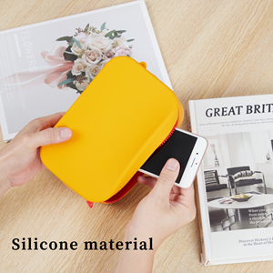 Bolsa de Silicona Portátil de Moda con Logotipo Personalizado, Bolsa de Maquillaje de Silicona para Cosméticos con Correa para Chicas - Product Image 4