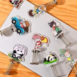 Porte-clés personnalisé Kpop en acrylique liquide imprimé UV, style moderne, avec breloque shaker et support de type fanion - Product Image 3