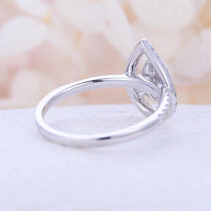 Anello da Donna con Design a Goccia Cava a Forma di Pera - Product Image 5