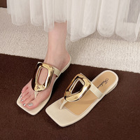 Nouvelles Tongs d'Été à Bout Carré Ouvert Anti-Dérapantes Style Vent Parfumé pour Femmes, Idéales pour la Plage