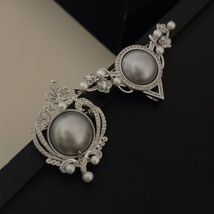 Broches de mode haut de gamme gris Mabei, accessoires de poitrine pour pulls, manteaux, vestes coupe-vent et cols – Vente en gros et au détail - Product Image 2