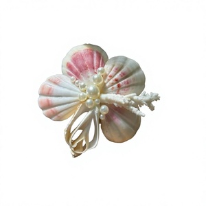 Seashells Hair Clip Elegant Natural <b>Shell</b> Hairpiece Handmade Eco-Friendly Unisex Vietnamese Supplier for Summer Beach Outfits - Product Image 1