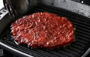 Wajan BBQ pabrik besi cor kualitas tinggi dengan pegangan panci masak luar ruangan grosir antilengket untuk Steak