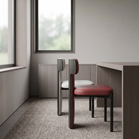Chaise de salle à manger ergonomique moderne et minimaliste, dossier en forme de T, revêtement en cuir microfibre, structure en acier carbone pour hôtel et maison