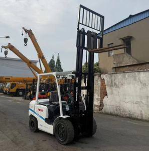 Montacargas TCM Diésel Usado Confiable de 2.5/3/4/5/7/10/15/16/25/30 Toneladas con Motor ISUZU en Shanghái EN VENTA - Product Image 4