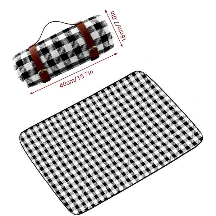 หนังสีดำและสีขาวลายสก๊อตขนาดเล็ก