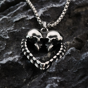 Collier avec pendentif en forme de crâne en acier inoxydable pour hommes, design géométrique, bijoux cadeau - Product Image 1