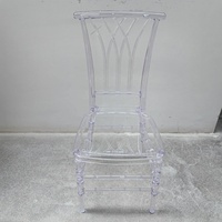 Chaise empilable en résine transparente Willow - Design moderne pour l'extérieur et l'hôtellerie, usage commercial