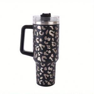 Gobelet isotherme sous vide en acier inoxydable 304 de 40 oz avec motif léopard gravé au laser fluorescent et paille intégrée - Product Image 1