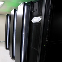 Conteneur de centre de données IA à redondance N+1 avec refroidissement liquide direct (CDU) 18 baies 42U pour station de base 5G de télécommunications