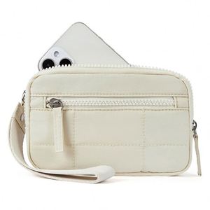 Portefeuilles matelassés en nylon imperméables pour femmes, personnalisés en gros, pour téléphone, cartes de crédit, avec dragonne, idéaux pour les voyages - Product Image 1