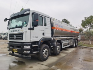 Camion-citerne à huile SITRAK 8X4 de 25,7 m³ pour transport lourd, moteur Weichai/CNHTC Euro 2~6, camion-citerne à carburant Chengli - Product Image 2