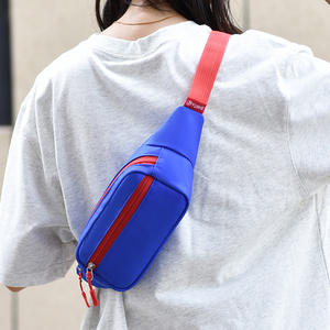 WAALUU <span class=keywords><strong>Petit</strong></span> sac à bandoulière imperméable à l'eau avec logo personnalisé Sac de poitrine décontracté pour hommes Sac de taille pour femmes Sac de sport à une épaule - Product Image 3