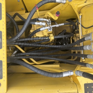 Excavadora Komatsu PC220 de 22 Toneladas, 95% Nueva, con Pocas Horas de Uso, Alta Calidad, en Stock, la Más Vendida y Popular - Product Image 5